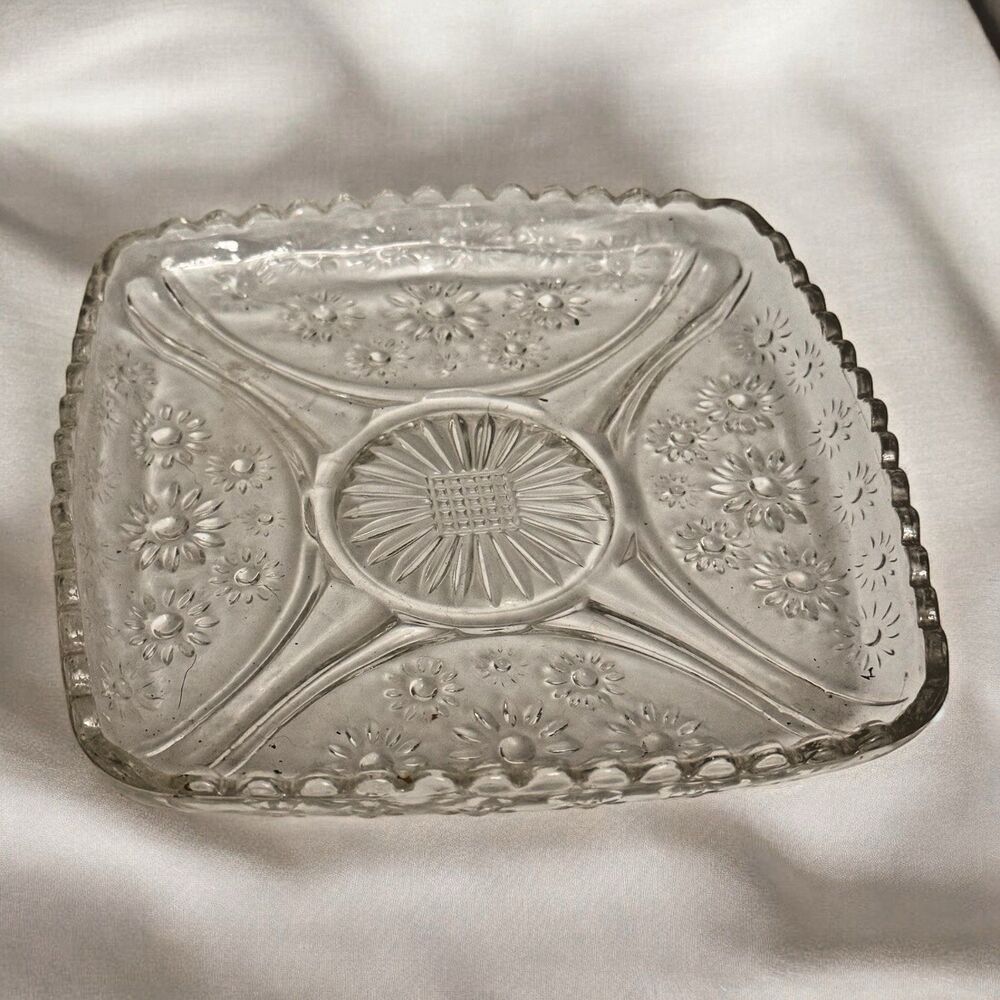 Vintage 6” Clear Pressed Glass Plate – Daisy Floral Pattern – Serving Dish